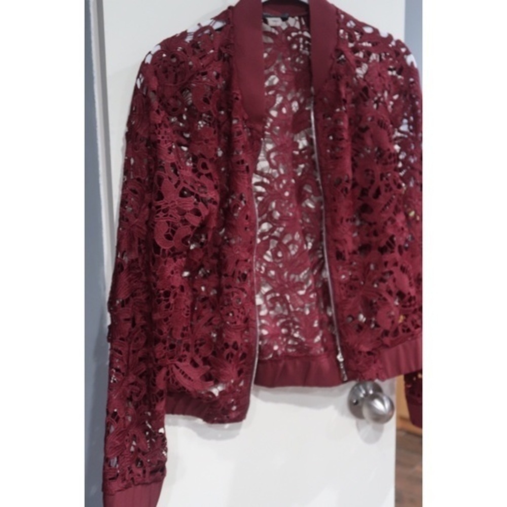 Tahari Jacket Top zipper with lace burgundy red detail size small EUC